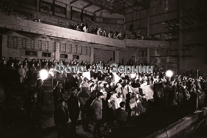 Концерт «В руинах долгостроя» в Пермском Колизее. Фото - Анатолий Зернин